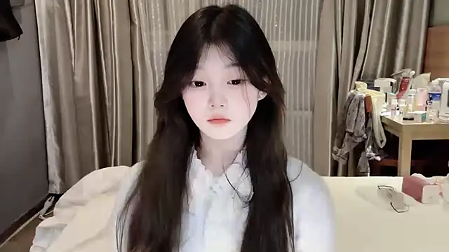 yangyang-1115 online show from March 11, 2025, 1:45 pm