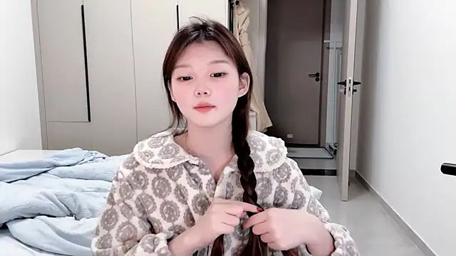 yangyang-1115 online show from October 27, 2025, 12:53 pm