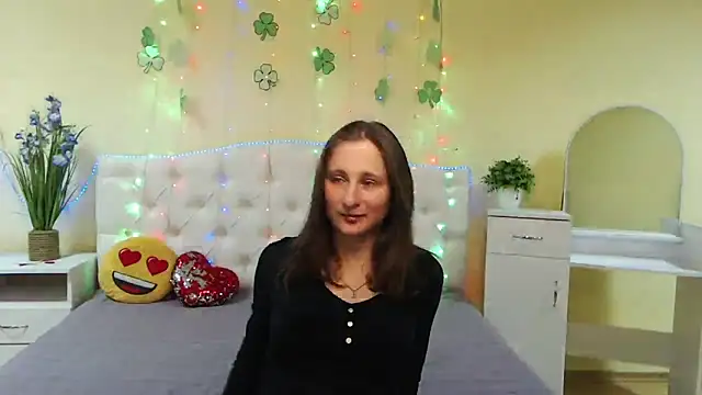 MichelLeee online show from March 21, 2025, 12:17 pm