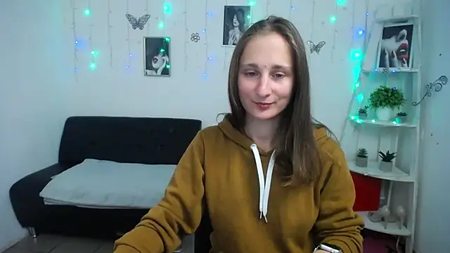 MichelLeee online show from October 10, 2025, 11:20 am