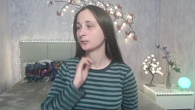 MichelLeee online show from March 24, 2026, 1:05 pm