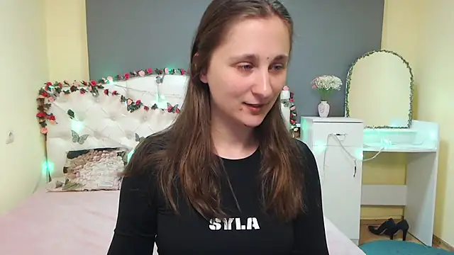 MichelLeee online show from March 25, 2026, 12:33 pm