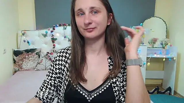 MichelLeee online show from April 2, 2026, 11:30 am