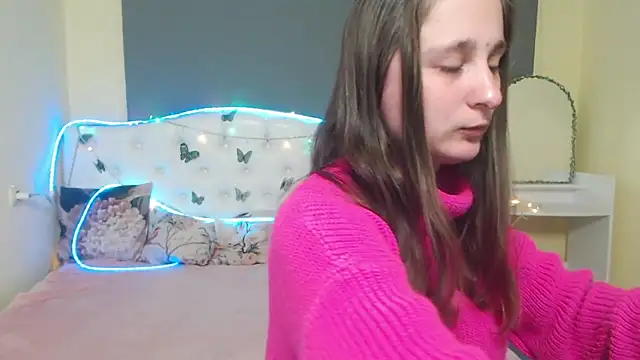 MichelLeee online show from April 21, 2026, 11:49 am