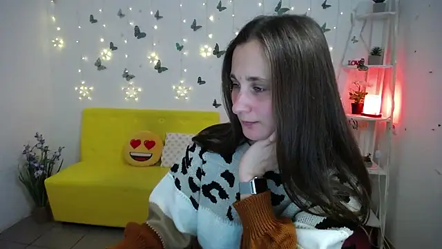 MichelLeee online show from April 22, 2026, 11:34 am