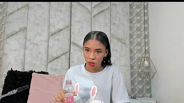 AshleyHill2 online show from December 15, 2025, 3:00 am