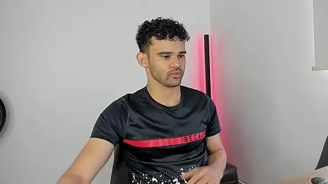 andrewChris  online show from September 18, 2025, 4:20 pm