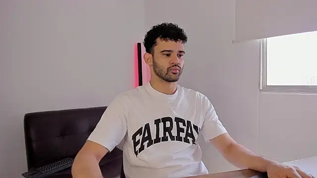 andrewChris  online show from September 25, 2025, 3:16 pm