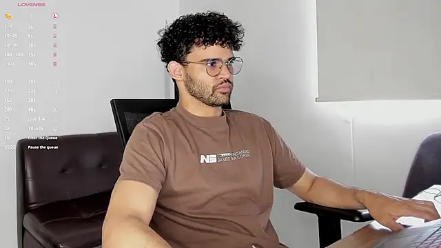 andrewChris  online show from October 27, 2025, 6:34 pm