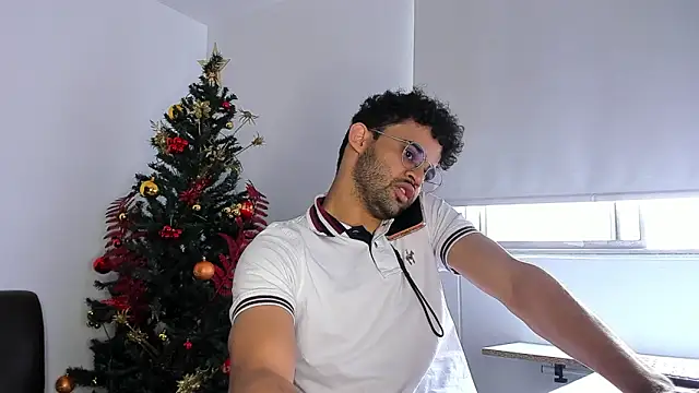 andrewChris  online show from December 2, 2025, 8:04 pm