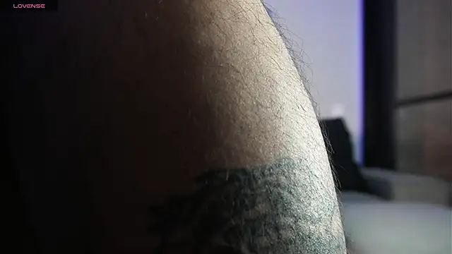 DimitriSullivan  online show from January 3, 2025, 10:20 am