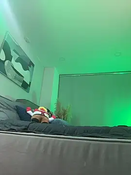 DimitriSullivan  online show from February 19, 2025, 3:39 am