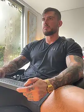 DimitriSullivan  online show from February 18, 2026, 1:51 pm