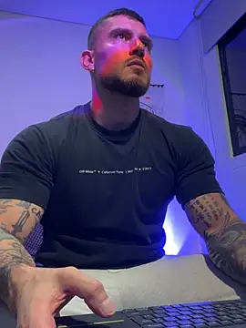 Snapshot of DimitriSullivan_ chatting on May 27, 2026, 2:19 am DimitriSullivan online show from May 27, 2026, 2:19 am