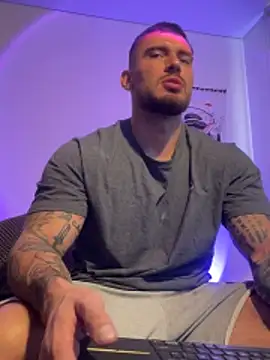 Snapshot of DimitriSullivan_ chatting on June 4, 2026, 2:45 pm DimitriSullivan online show from June 4, 2026, 2:45 pm
