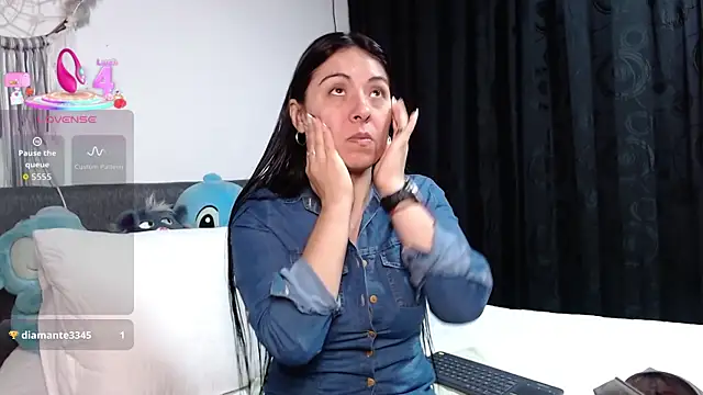 Ella Rousse online show from April 17, 2026, 11:35 am