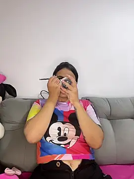 Leyna Kenet online show from January 3, 2025, 2:54 am