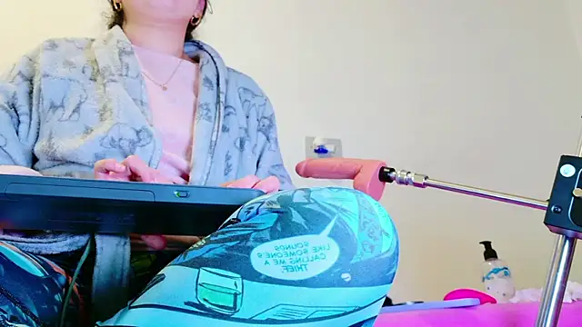 NeredaXxx online show from February 14, 2026, 9:33 pm