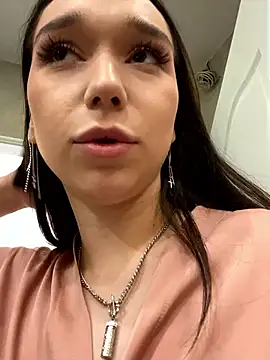 Snapshot of TaylorDavids chatting on February 21, 2025, 11:32 pm TaylorDavids online show from February 21, 2025, 11:32 pm