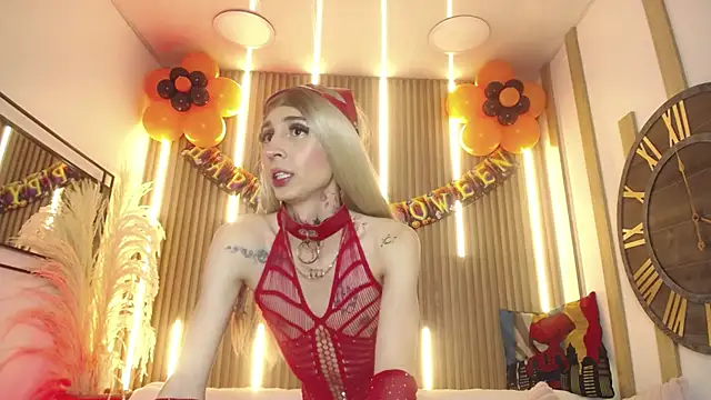 Aniie Doll online show from October 6, 2025, 9:01 pm