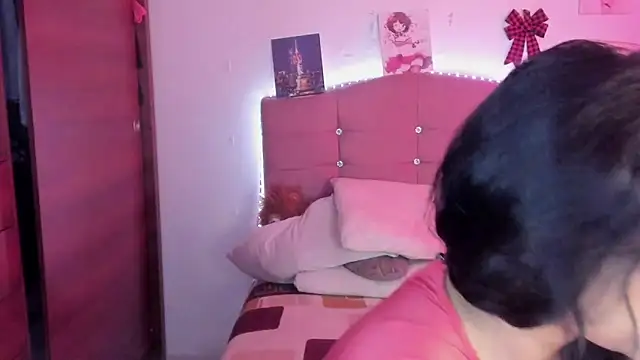 male couper online show from December 5, 2024, 6:11 pm