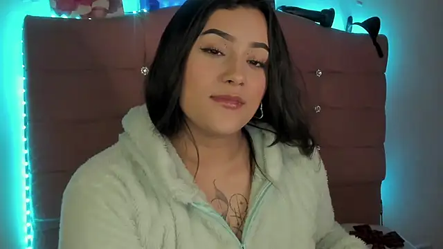 male couper online show from December 13, 2024, 3:27 am