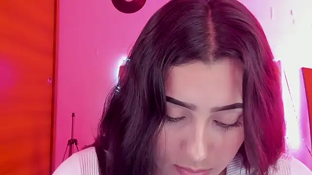 male couper online show from December 19, 2024, 6:23 pm