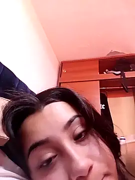 male couper online show from December 26, 2024, 7:27 pm