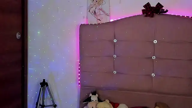 male couper online show from February 27, 2025, 3:58 am