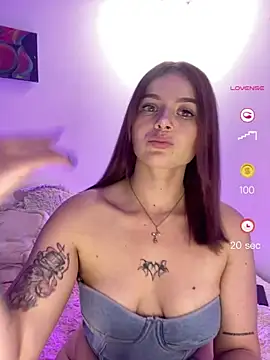 Snapshot of Valery_hilthon chatting on April 29, 2026, 12:05 am Valery hilthon online show from April 29, 2026, 12:05 am
