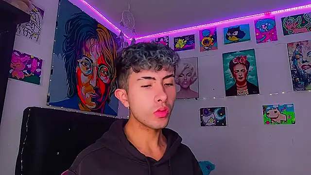 Noah Xitruxx online show from March 8, 2025, 6:10 am