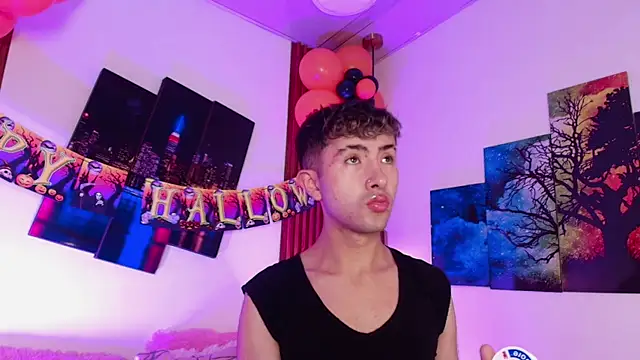 Noah Xitruxx online show from October 13, 2025, 2:22 am