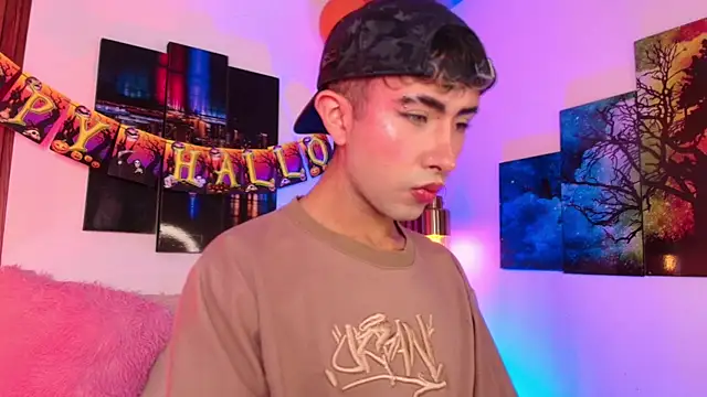 Noah Xitruxx online show from October 16, 2025, 3:18 am