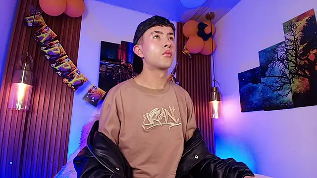 Noah Xitruxx online show from October 28, 2025, 2:48 am