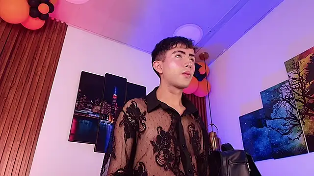 Noah Xitruxx online show from November 6, 2025, 3:18 am