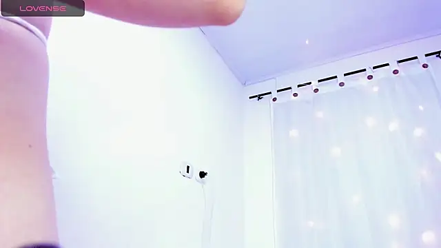 Aria uwu online show from February 4, 2025, 6:04 am