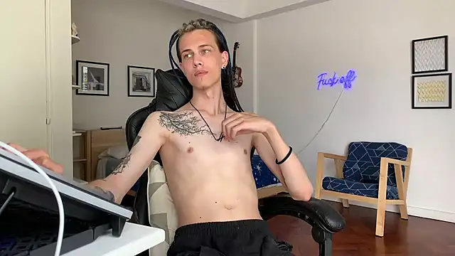 Den BlueXx online show from December 23, 2024, 1:45 pm