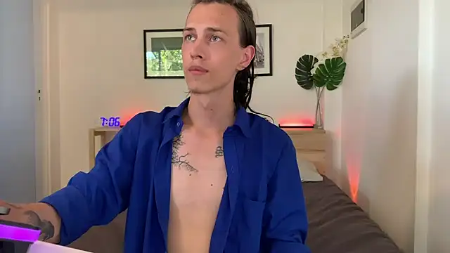 Den BlueXx online show from January 27, 2025, 10:06 pm