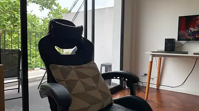 Den BlueXx online show from February 18, 2025, 4:48 pm