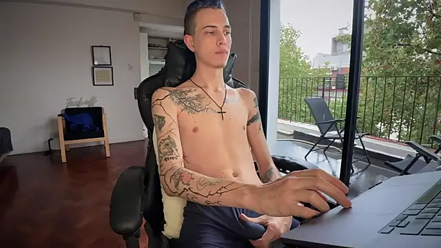 Den BlueXx online show from April 21, 2026, 2:12 pm