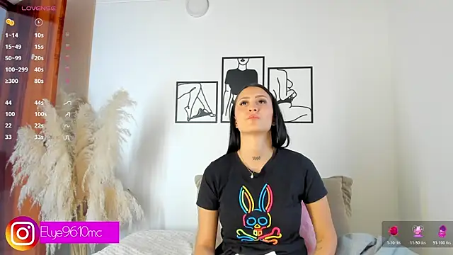 ellie mcdonald online show from April 22, 2026, 10:33 pm