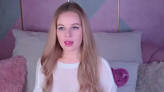 BeatriceEsmont online show from February 9, 2025, 8:34 pm