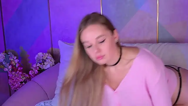 BeatriceEsmont online show from March 21, 2025, 1:02 am