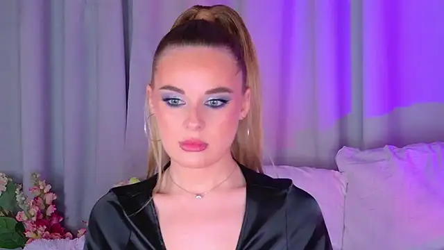 BeatriceEsmont online show from September 20, 2025, 9:27 pm