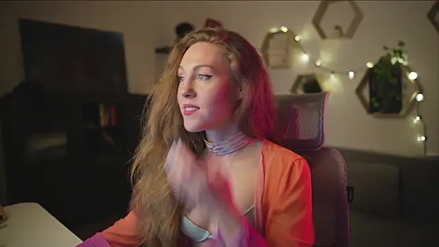 Berberis  Silene online show from October 22, 2025, 5:02 pm