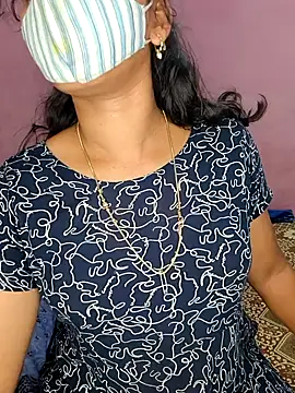 Tamil Shalini Lustyy online show from September 17, 2025, 5:03 pm