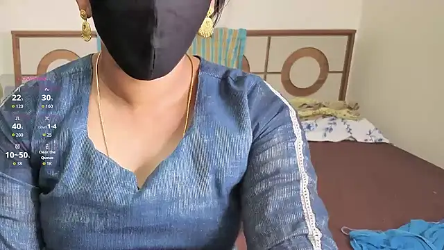 Tamil Shalini Lustyy online show from April 21, 2026, 3:07 pm