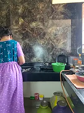 Tamil Shalini Lustyy online show from April 22, 2026, 3:53 am