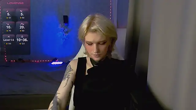 Simona Rain online show from September 17, 2025, 11:28 pm