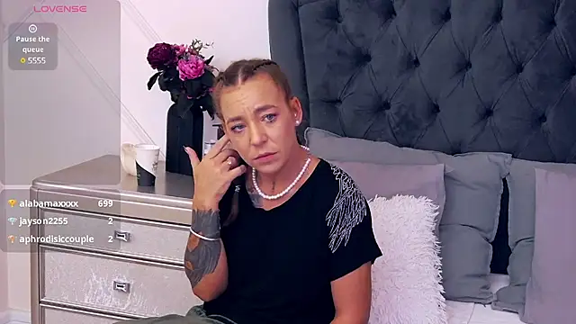 KatyNolan online show from February 8, 2025, 9:13 am